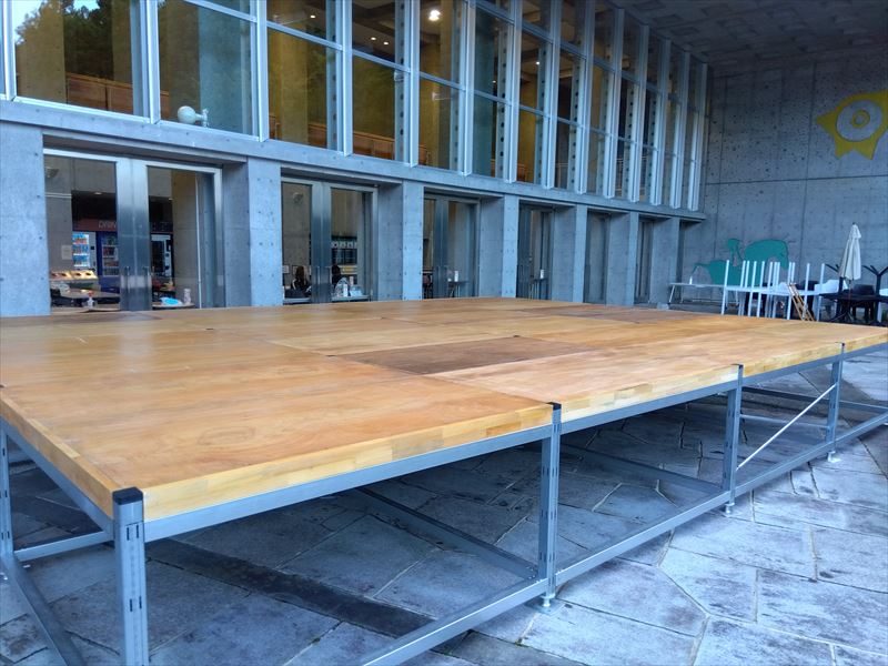 仙台でレンタルできる屋外ステージの大学祭での様子