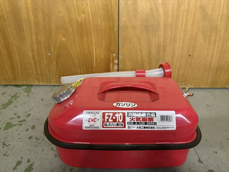 ガソリン携行缶(10L) 別角度