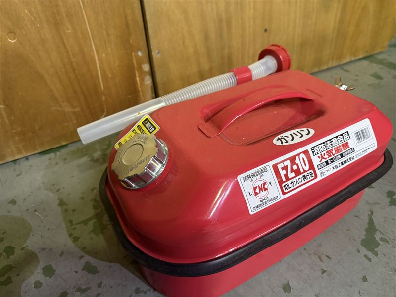 ガソリン携行缶(10L) 別角度