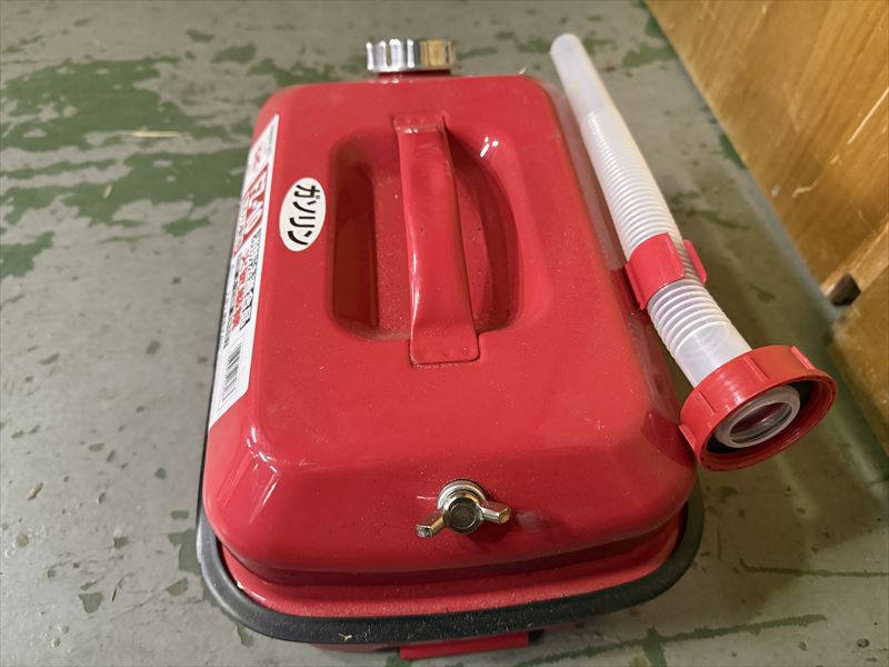 ガソリン携行缶(10L) 別角度