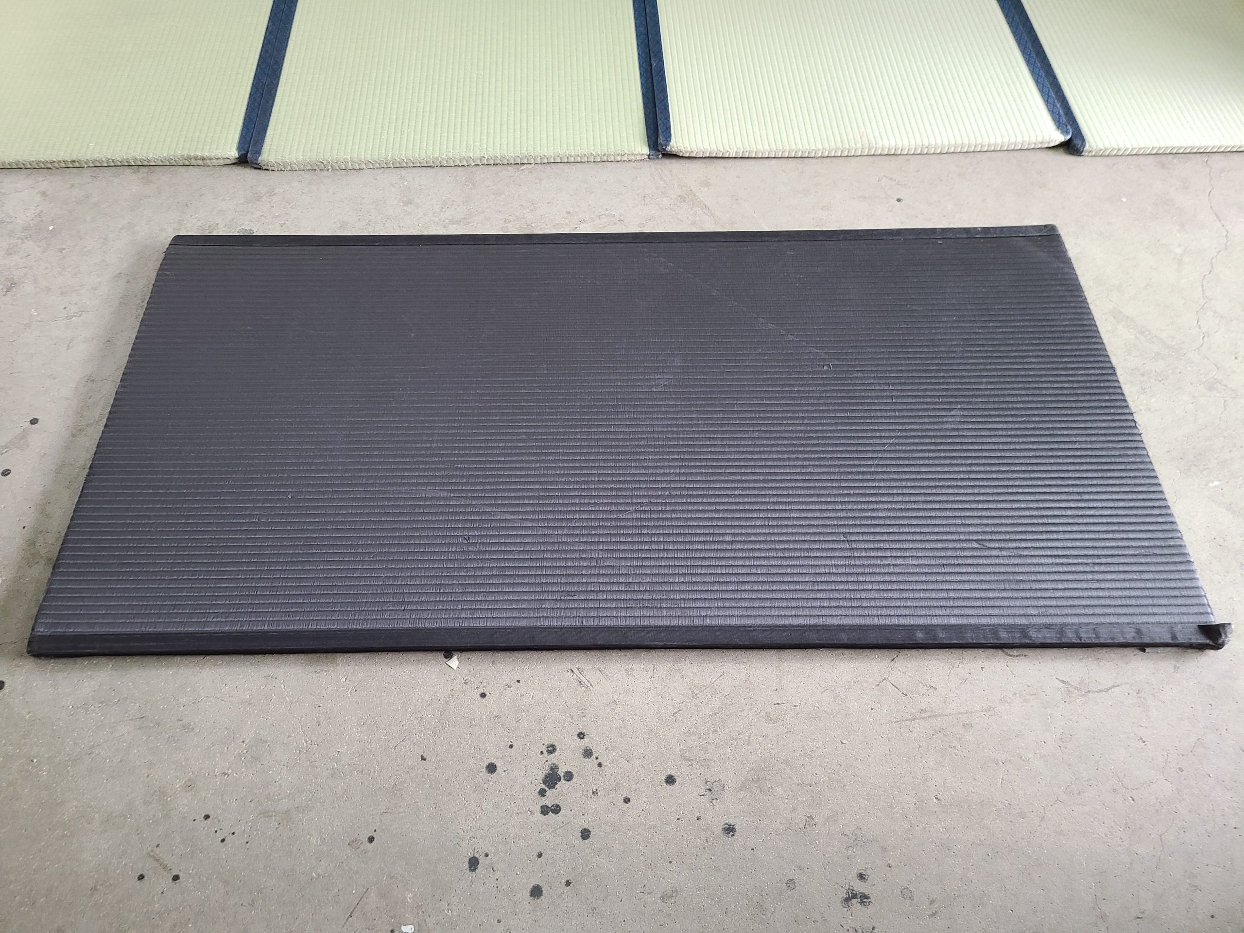 畳床 スタイロ畳 新古品 8枚セット掲載12月27日迄 20220114_114107-1-scaled.jpg